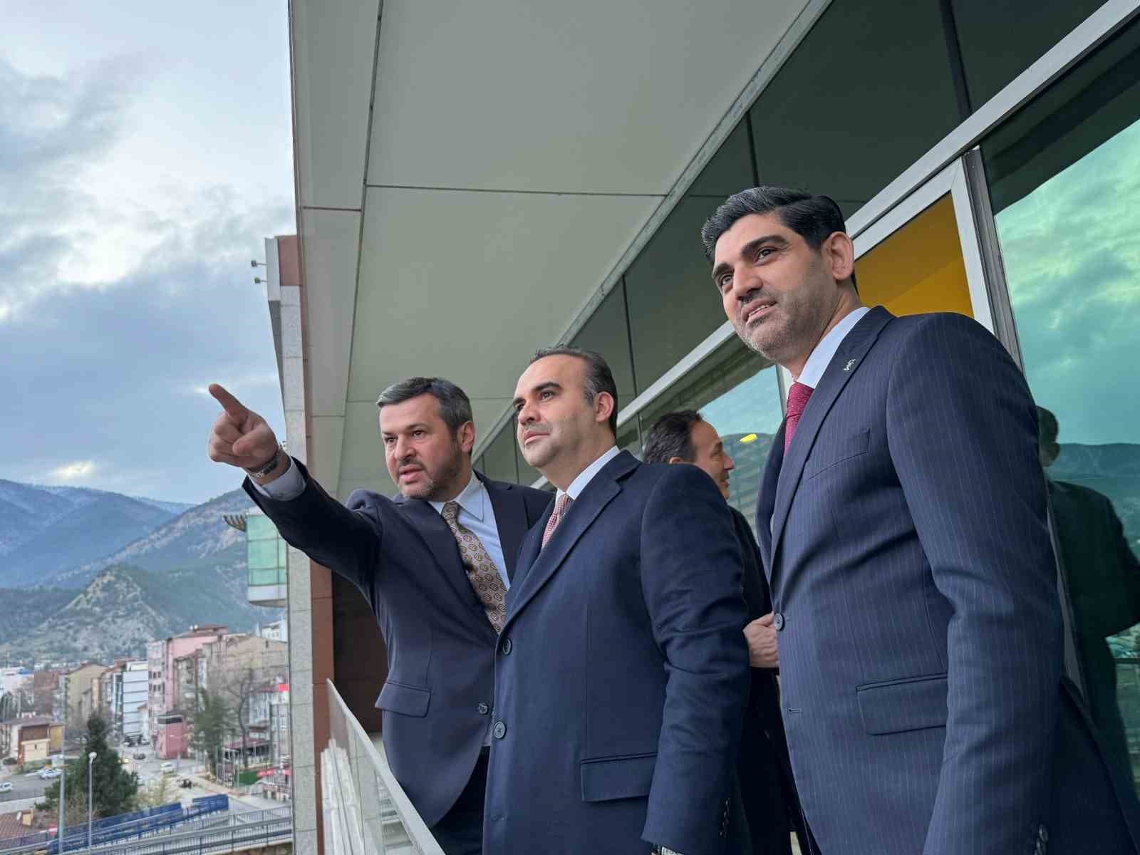 Bakan Kacır: "Türkiye Avrupa Birliği için önemli tedarik ve üretim merkezi"