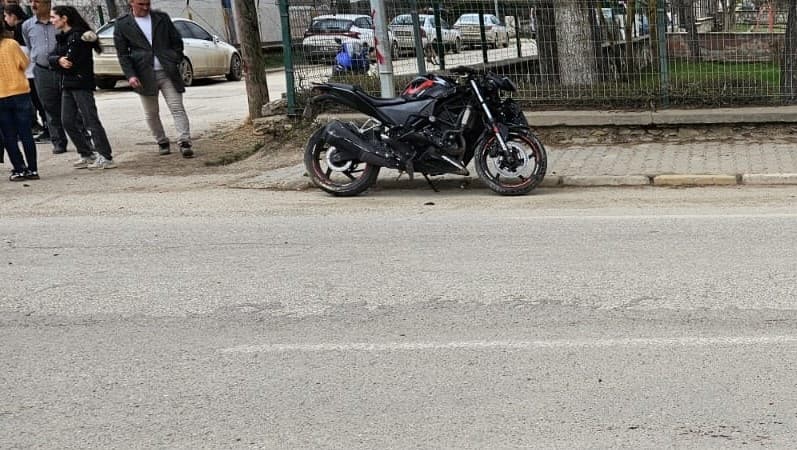 ATV ile otomobil çarpıştı: 1’i ağır 2 yaralı
