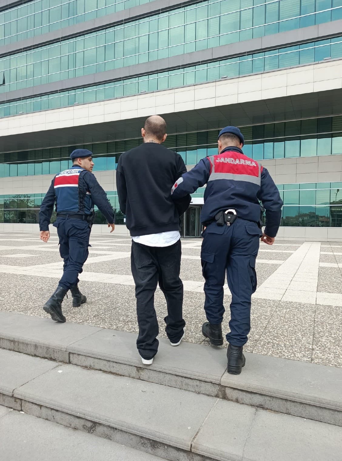 25 ayrı suçtan aranıyordu, jandarma yakaladı