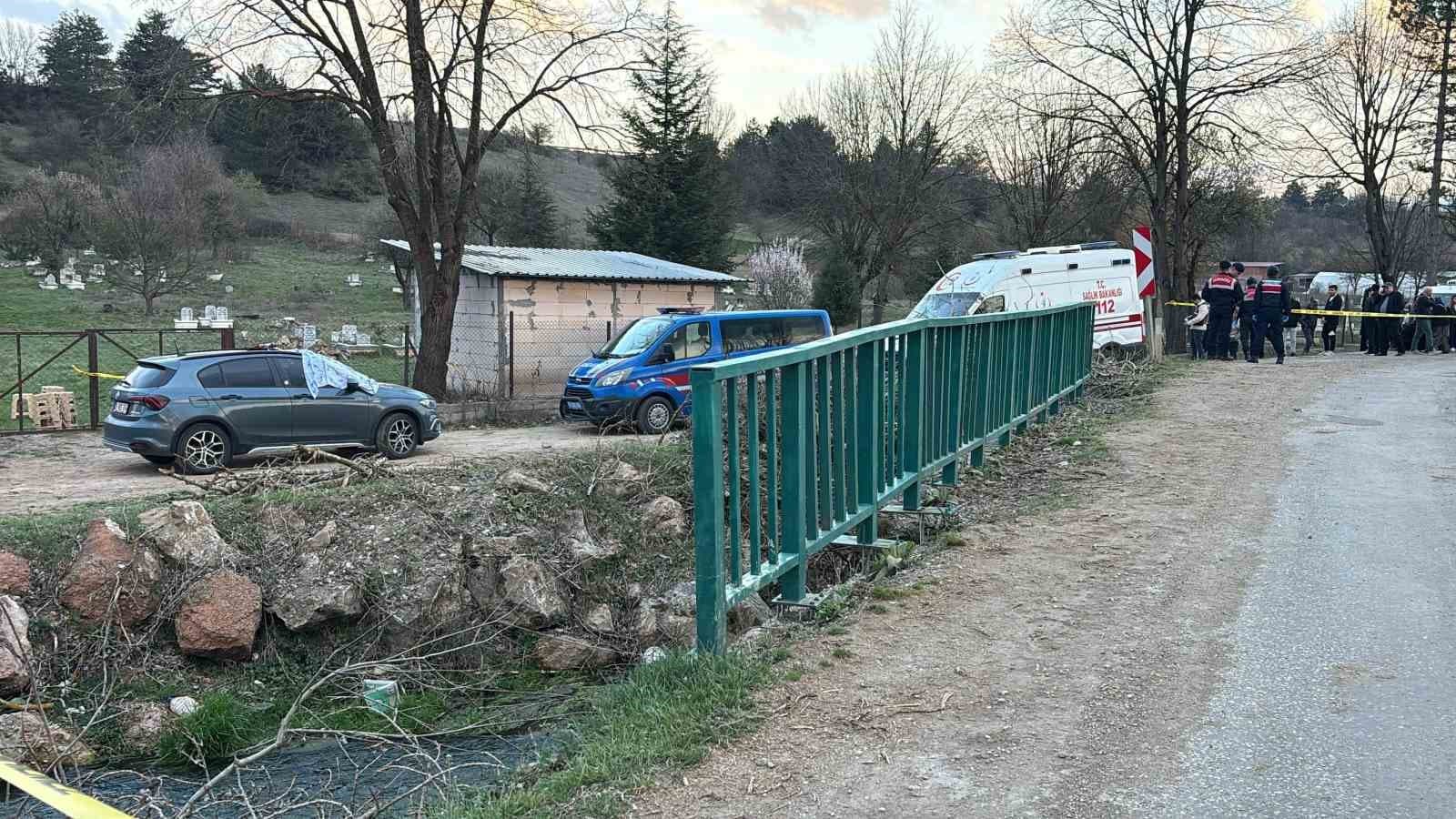 Akrabalar arasında mal paylaşımı kavgası kanlı bitti: Amca, mezarlıkta yeğenini öldürdü
