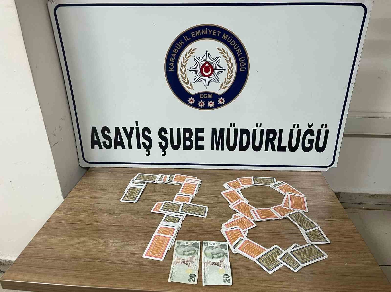 Kumar baskınlarında yakalanan 15 kişiye 138 bin 705 TL para cezası