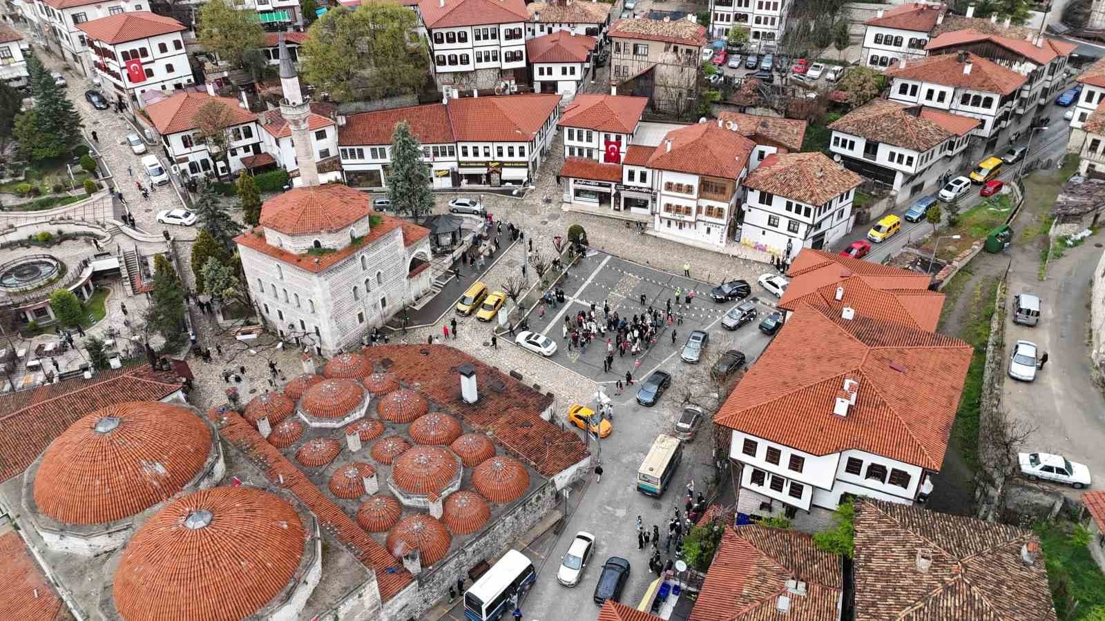 Trafik ve ulaşım düzenlemeleri Safranbolu’yu bayramda rahatlattı