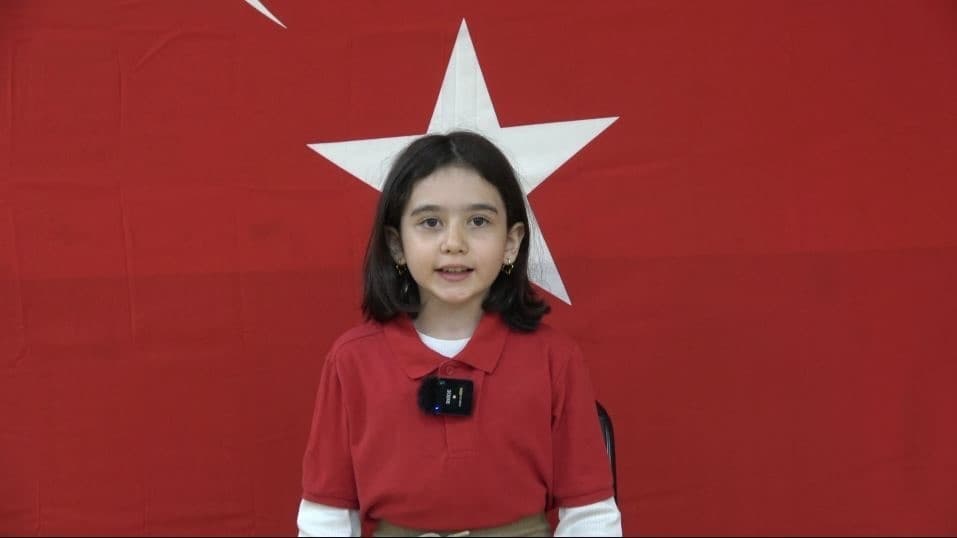 Minik öğrenciler anne ve babalarının Polis Haftası’nı kutladı