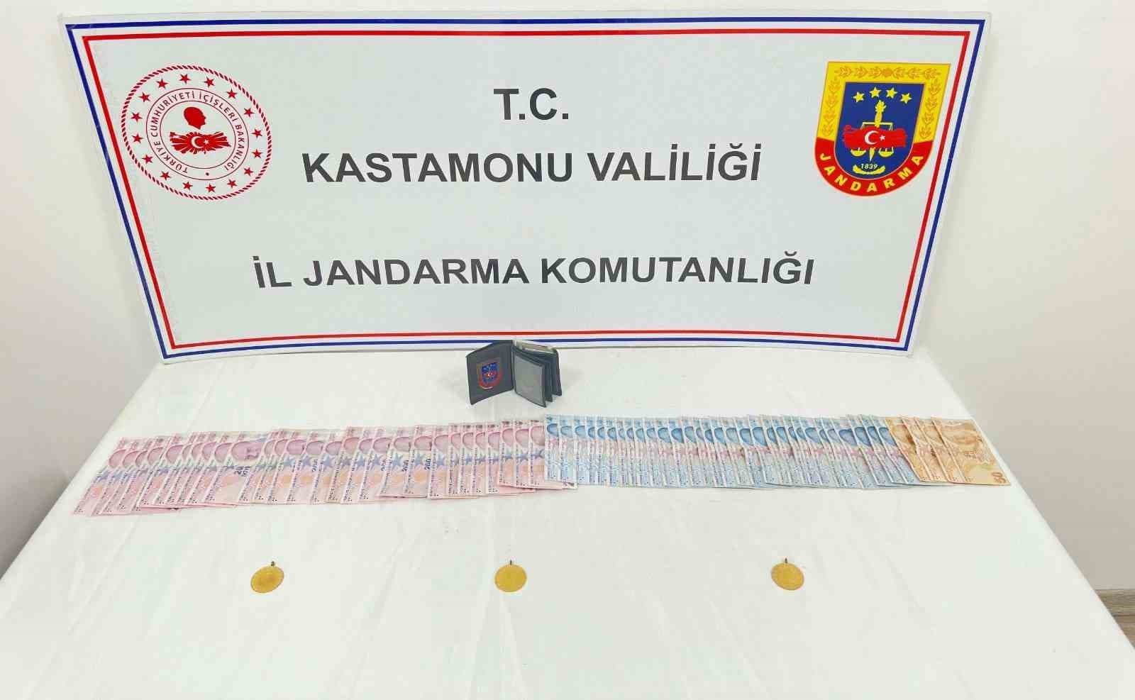 Vatandaşı dolandıran sahte jandarmalar gerçek jandarmadan kaçamadı