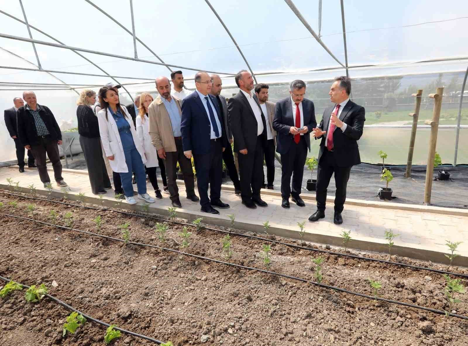 Rektör Yılmaz’dan üretim odaklı eğitime tam not