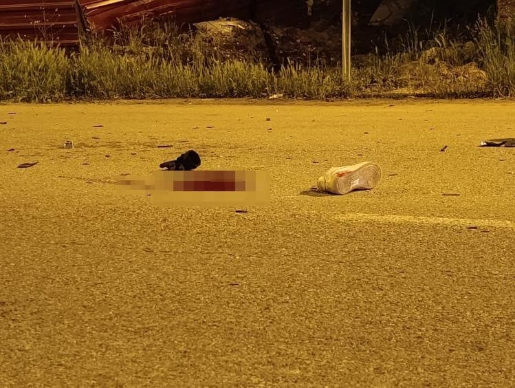 Otomobille kafa kafaya çarpışan motosiklet sürücüsü hayatını kaybetti