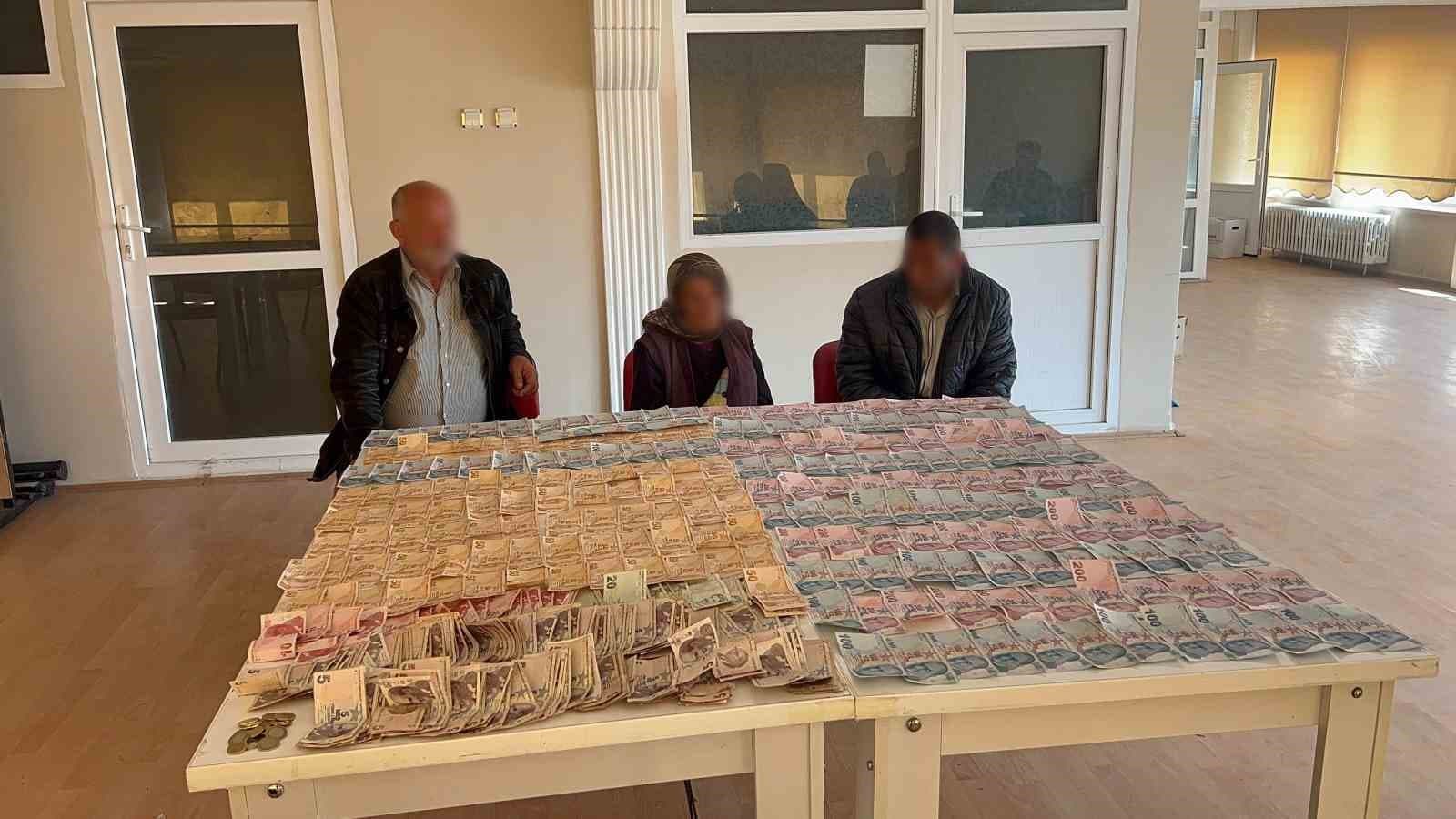 Zabıtanın yakaladığı dilencilerin 5 saatte 24 bin 665 TL topladığı ortaya çıktı