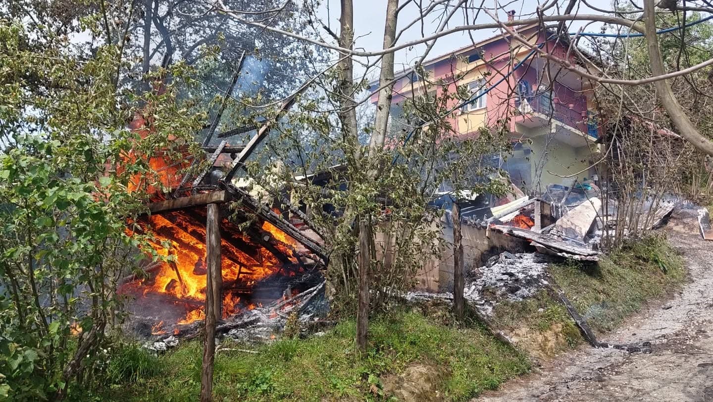 Ordu’da marangoz atölyesinde yangın: Yaklaşık 400 bin liralık zarar meydana geldi
