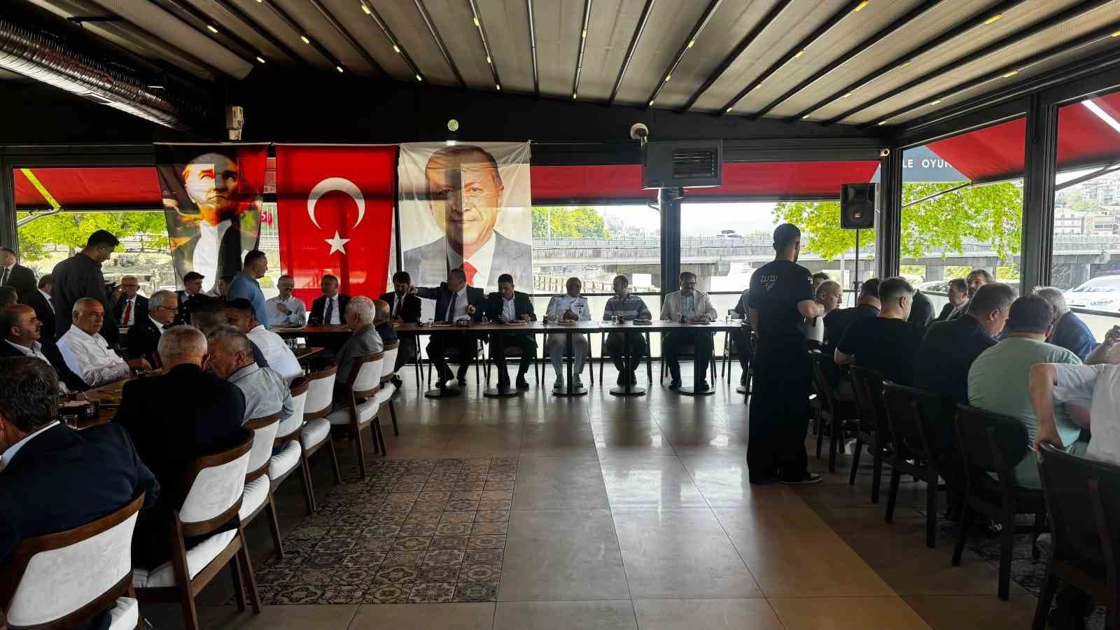 Alaplı’da Kurban Bayramı için bayramlaşma töreni düzenlendi