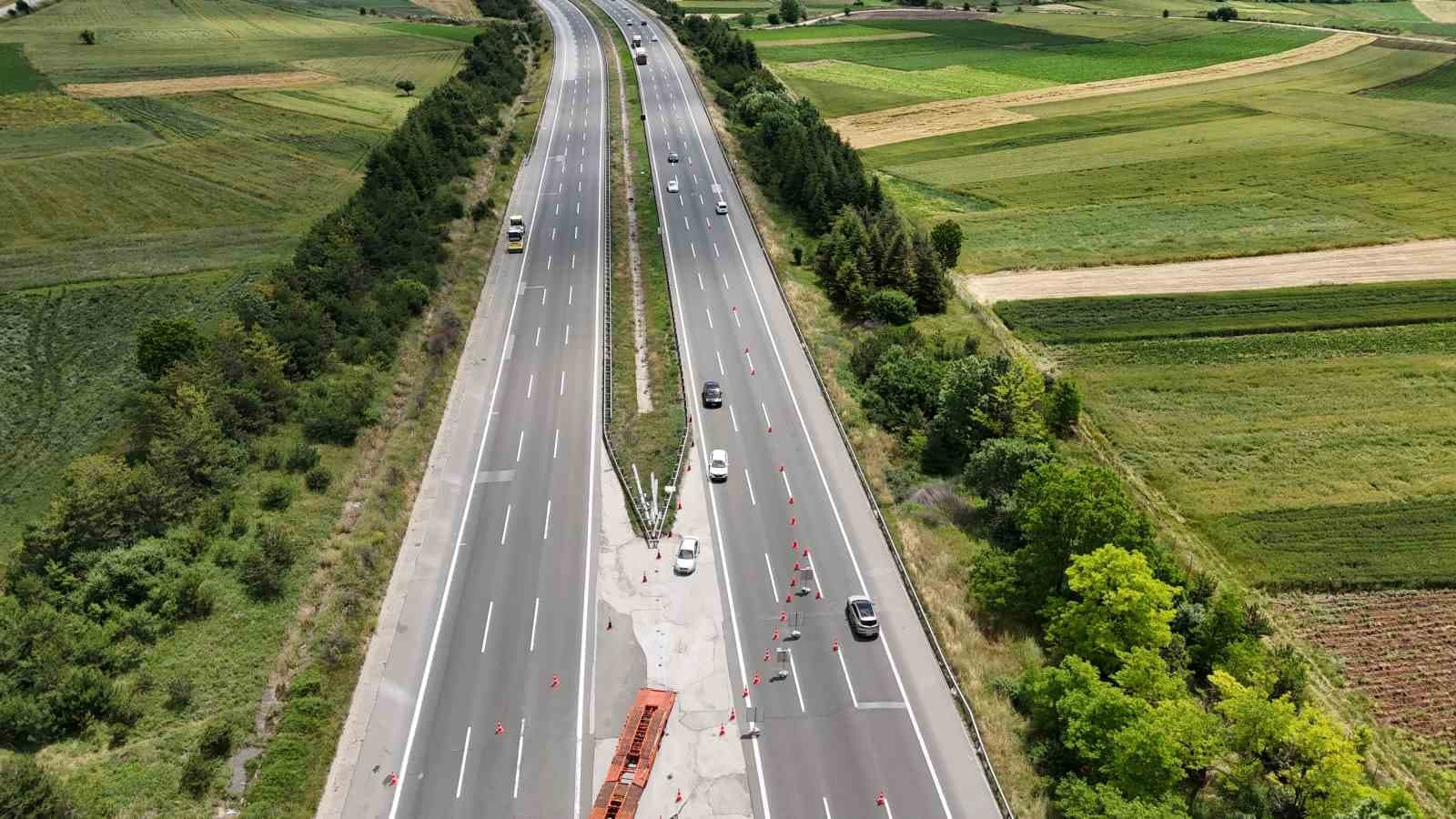 TEM’de 4 gün boyunca İstanbul istikametine trafik tek şeritten sağlanacak