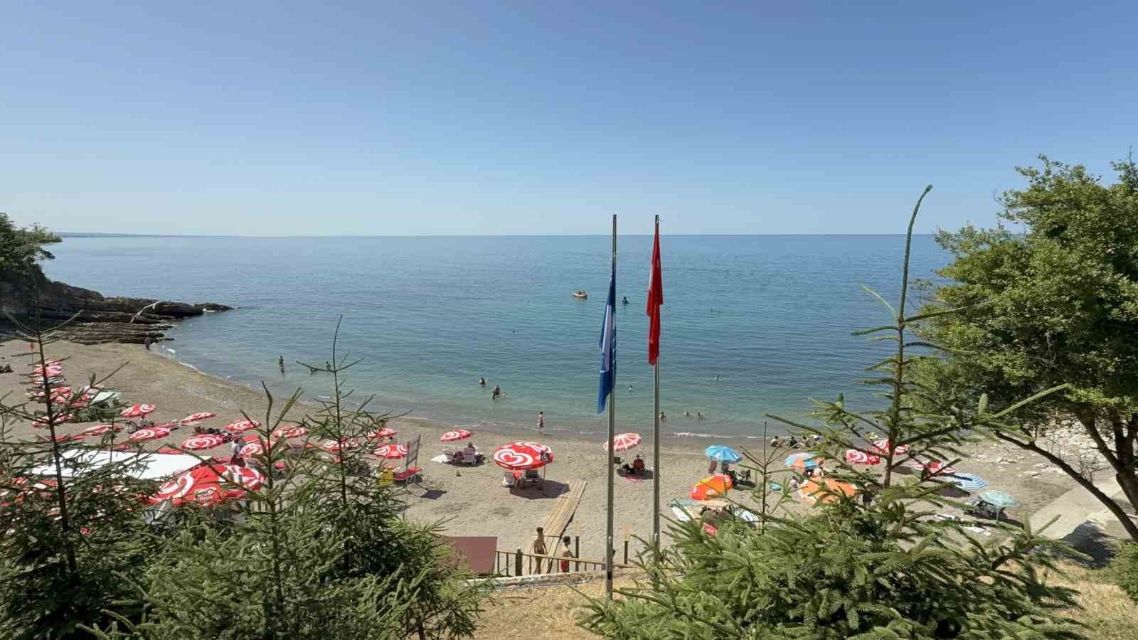 Akçakoca Kale Plajı’na mavi bayrak