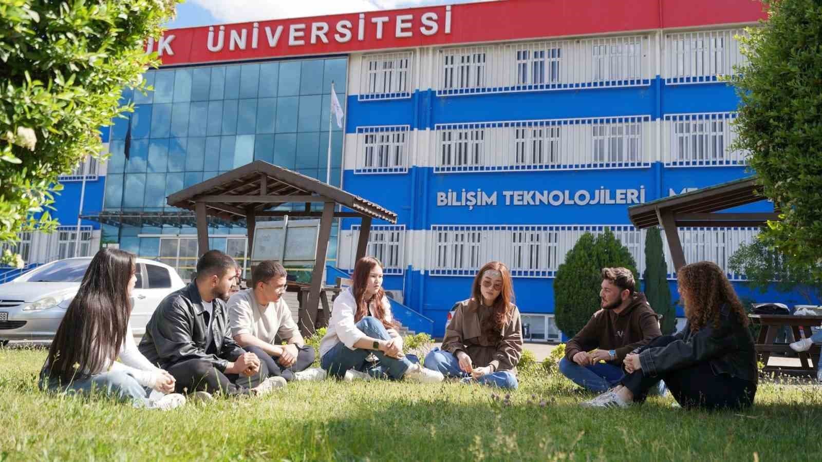 KBÜ Bilişim Teknolojileri MYO, yeni programlarıyla dijital geleceğe açılıyor