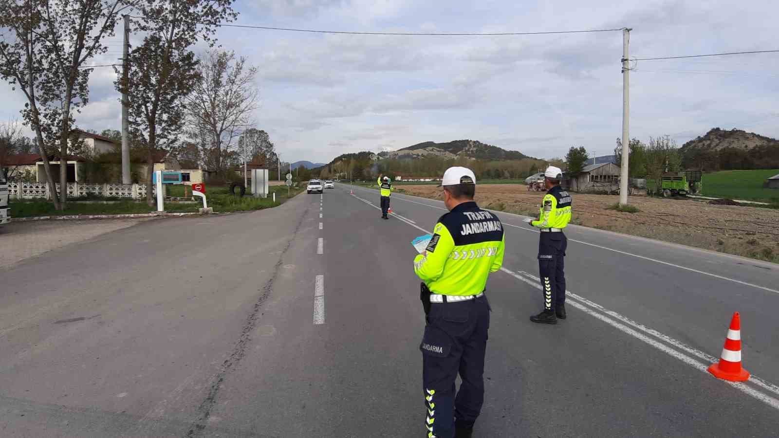 Bolu’da trafik denetimlerinde ceza yağdı: 6 milyon 897 bin 750 lira ceza