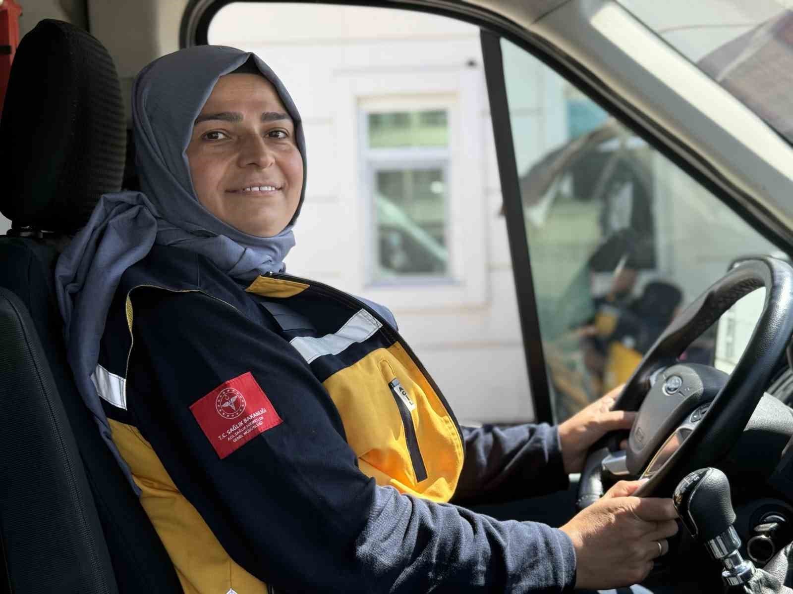 Eğitimin birincisi oldu, direksiyon başında hayat kurtarıyor