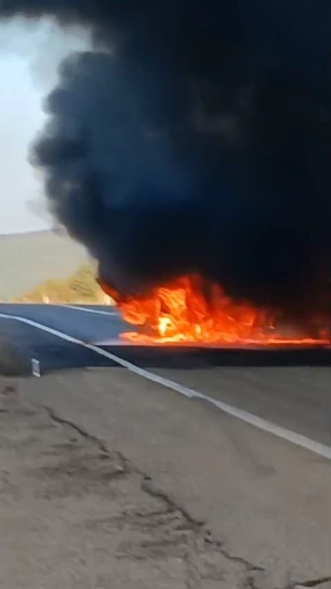 Karabük’teki feci kaza kamerada: Otomobilller alev topuna döndü