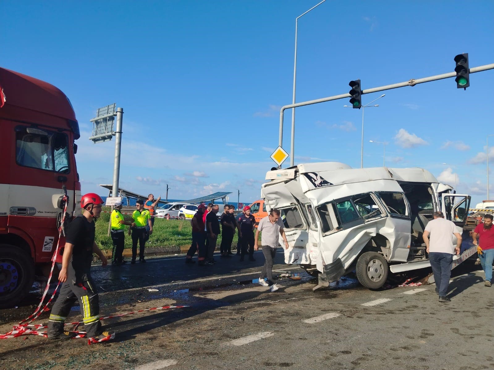 Trabzon’da trafik kazası: 15 yaralı