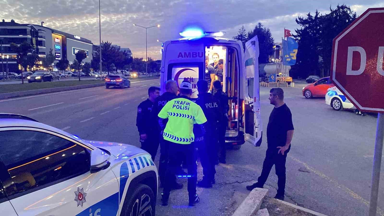 Köprüye çıkan şahsı polis ikna etti