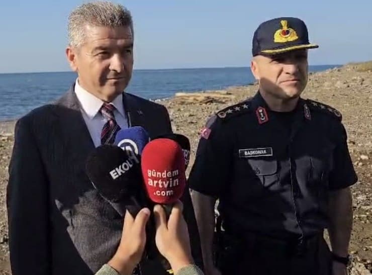 Vali Ergün: "Büyük ihtimal Rusya-Ukrayna Savaşı’ndan buraya gelen bir insansız deniz aracı; Ters dönmüş vaziyette olduğunu tahmin ediyoruz"
