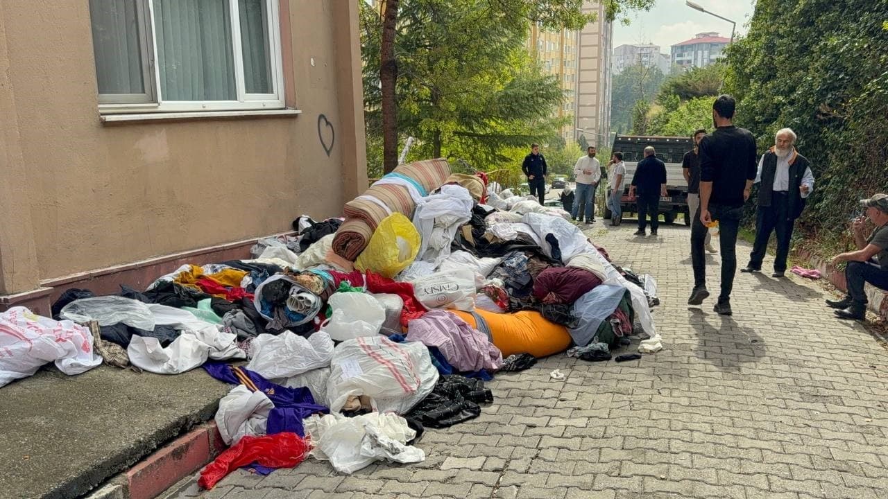 Evden bir kamyon çöp çıktı