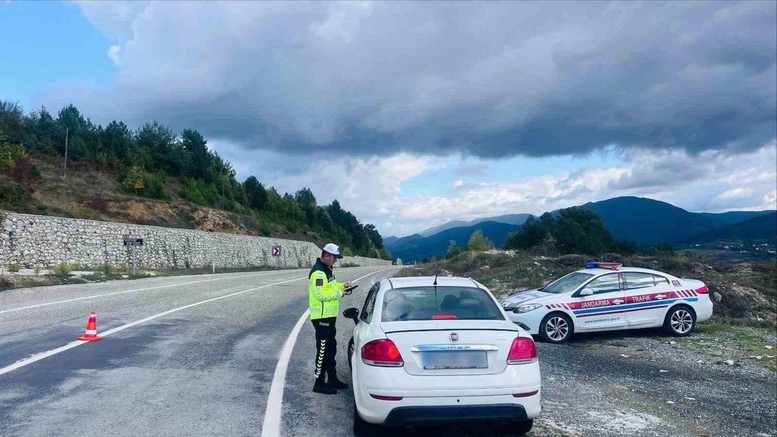 Zonguldak’ta emniyet ve jandarma ekiplerinden kapsamlı denetim