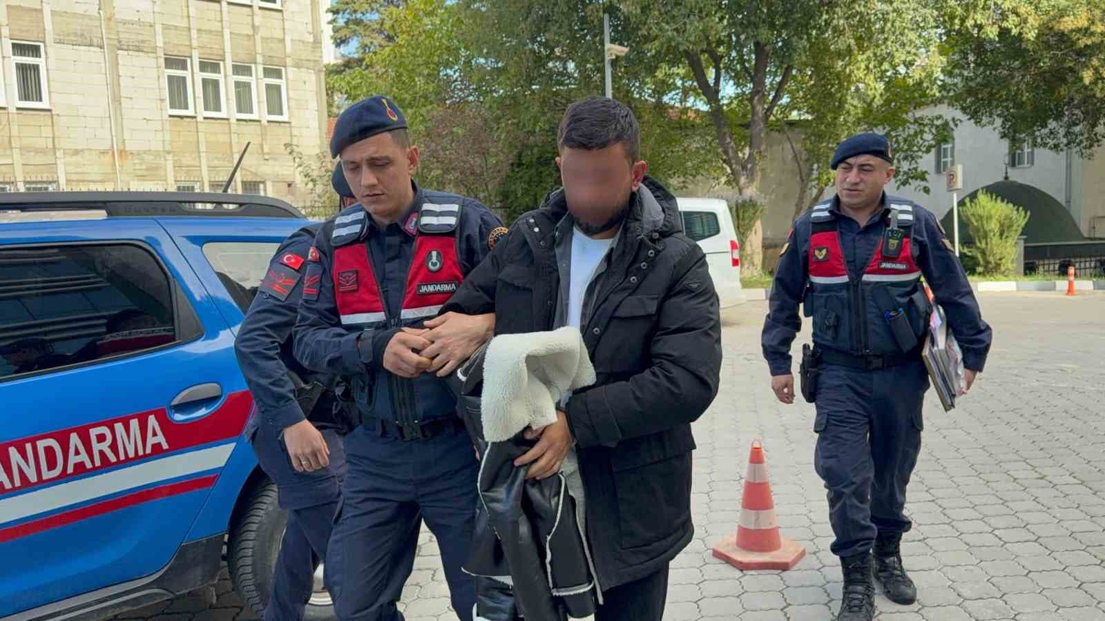 Bazasının altında uyuşturucu hap ele geçirilen şahıs tutuklandı