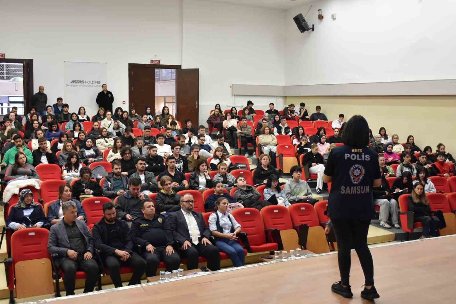 Üniversite öğrencileri uyuşturucuya karşı bilinçlendi