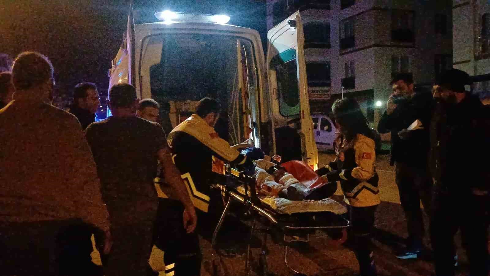 Silahla yaralanan genç, bina boşluğuna kaçarak canını zor kurtardı