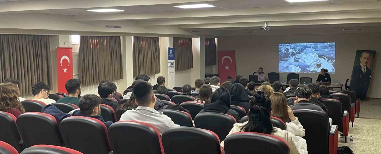 KBÜ’de "Bilişimde Grafik ve Animasyon Teknikleri" eğitimi gerçekleştirildi