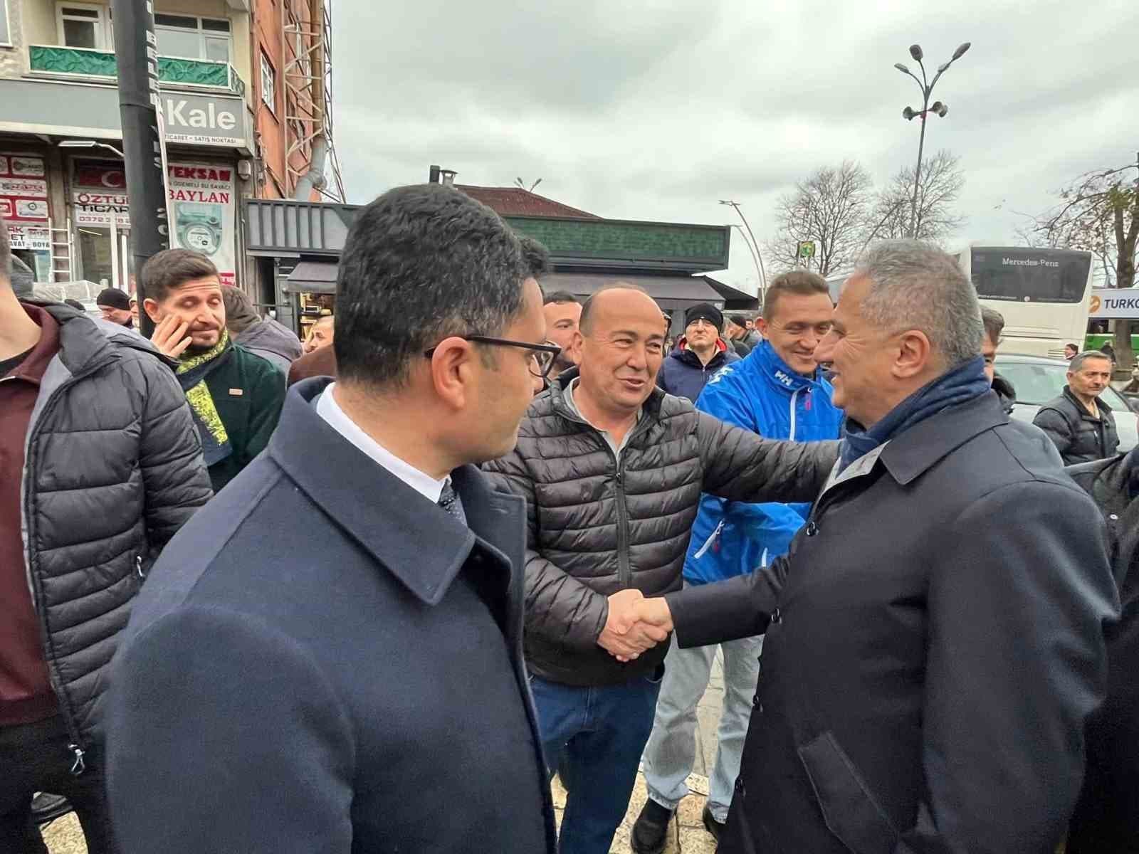 Umre yolcuları dualarla uğurlandı