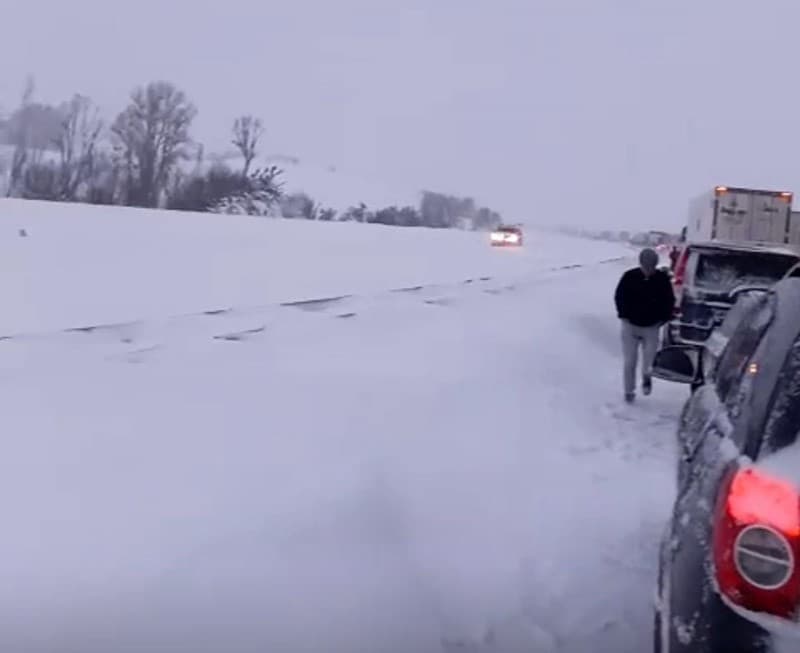 Bolu’da kar nedeniyle kapanan Gerede-Karabük yolu ulaşıma açıldı