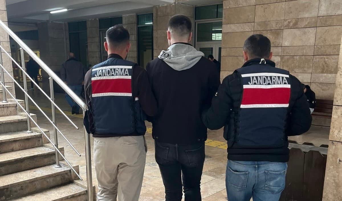 Samsun’da 14 yıl hapis cezasıyla aranan dolandırıcı yakalandı