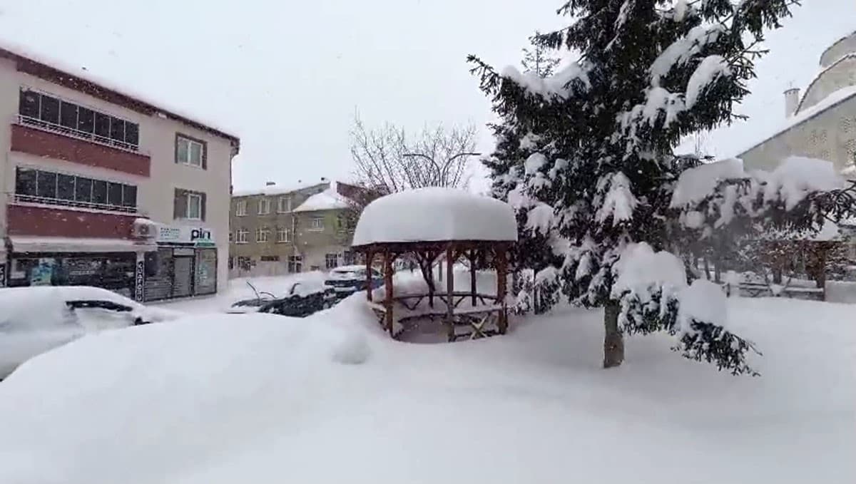 Başçiftlik kar altında kaldı