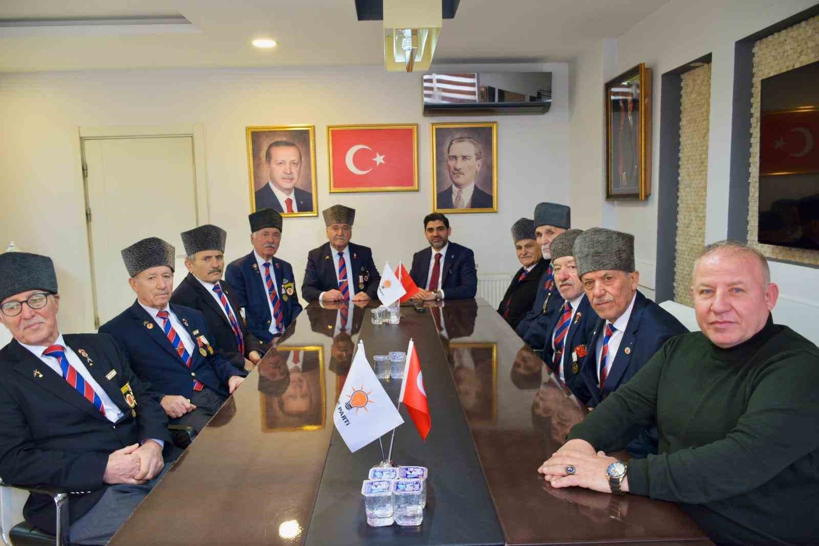 Başkan Salt gaziler, muhtarlar ve vatandaşlarla bir araya geldi