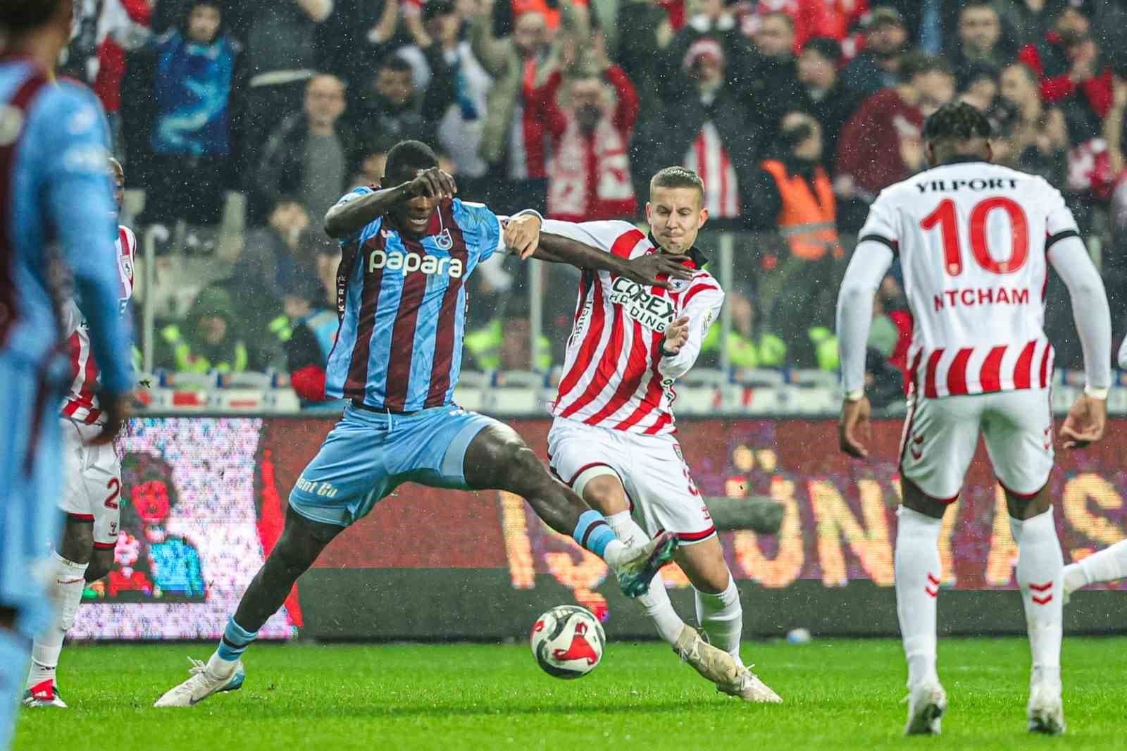 Trendyol Süper Lig: Samsunspor: 0 - Trabzonspor: 1 (İlk yarı)