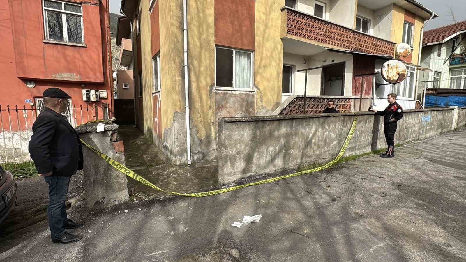 Karabük’te soba faciası: Karbonmonoksitten etkilenen çift hastaneye kaldırıldı