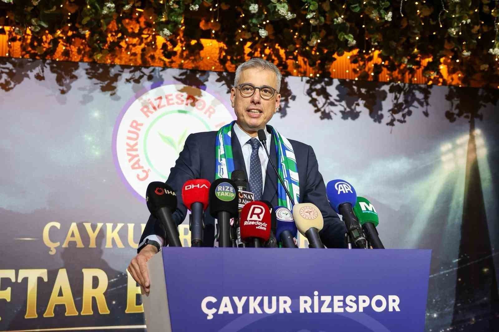 Kemal Memişoğlu "Rizespor Süper Lig’deki spor kulüplerine örnek olan davranış ve yapı içerisinde"