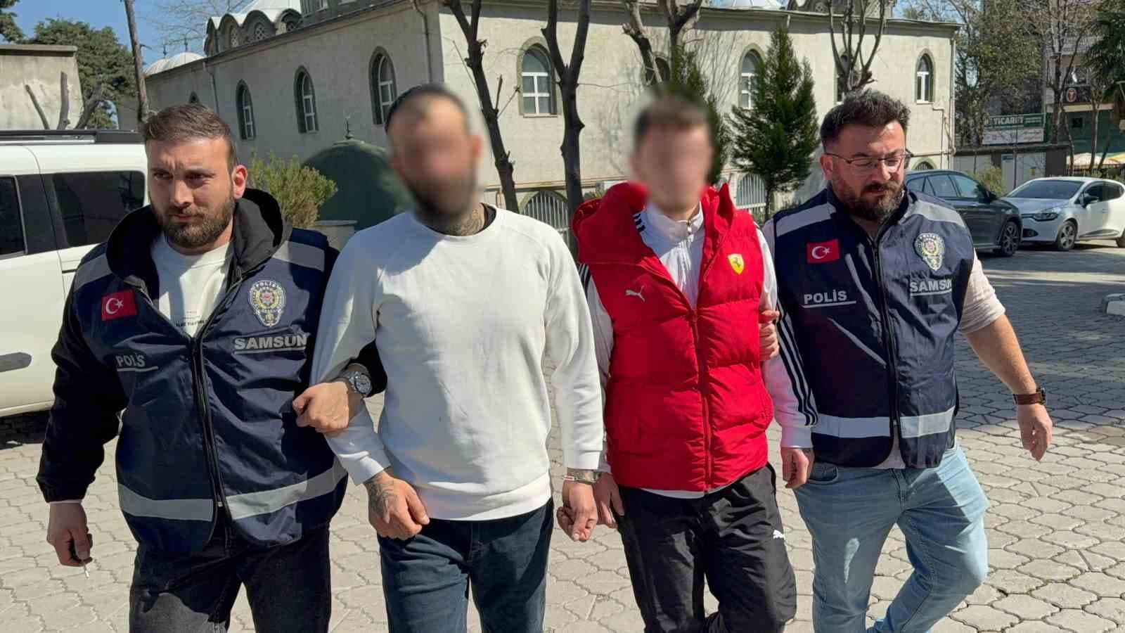 ‘Gözlüğünün altından bize niye baktın’ diye silahla vurdular