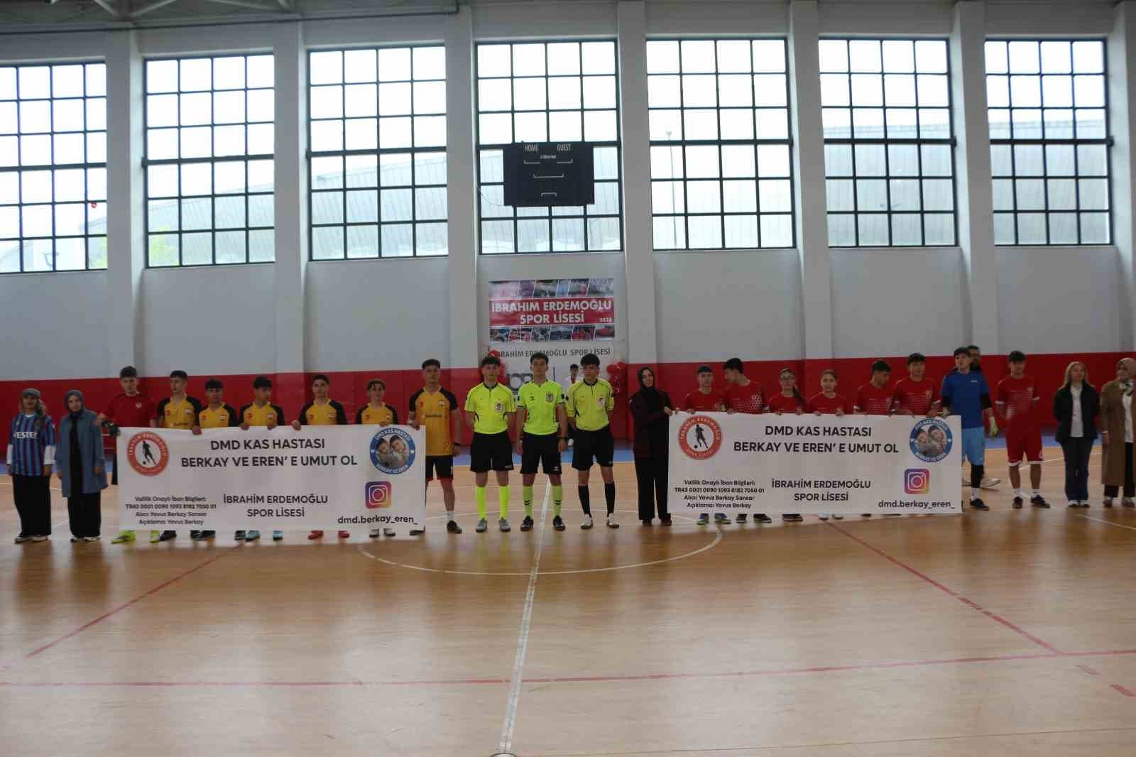 DMD hastası Berkay ve Eren kardeşlere Futsal Turnuvası ile umut oldular