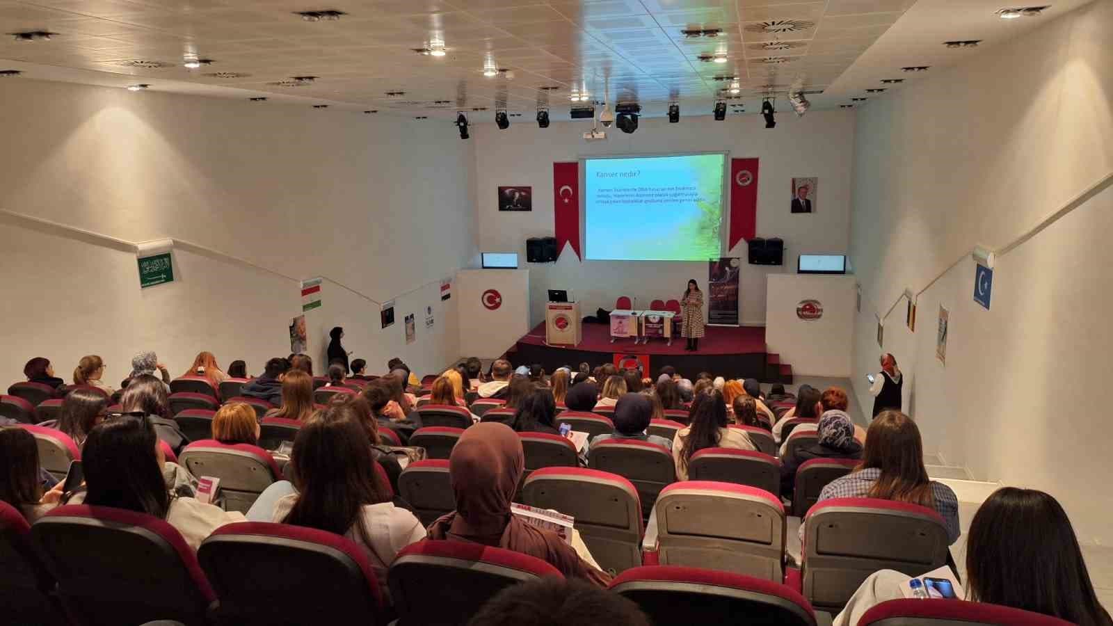 Kastamonu Üniversitesi’nde kanser farkındalığı eğitimi