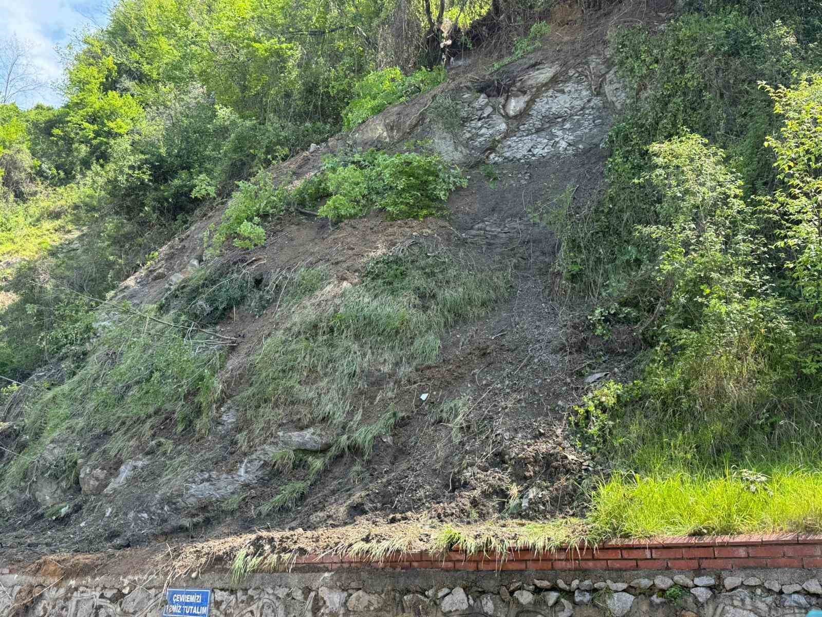 Zonguldak’ta şehirlerarası terminalde heyelan