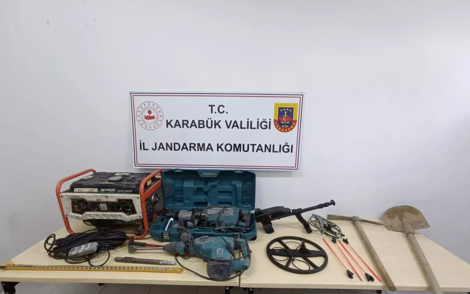 Karabük'te Kaçak Kazı ve Uyuşturucu Operasyonları: 10 Şüpheli Yakalandı