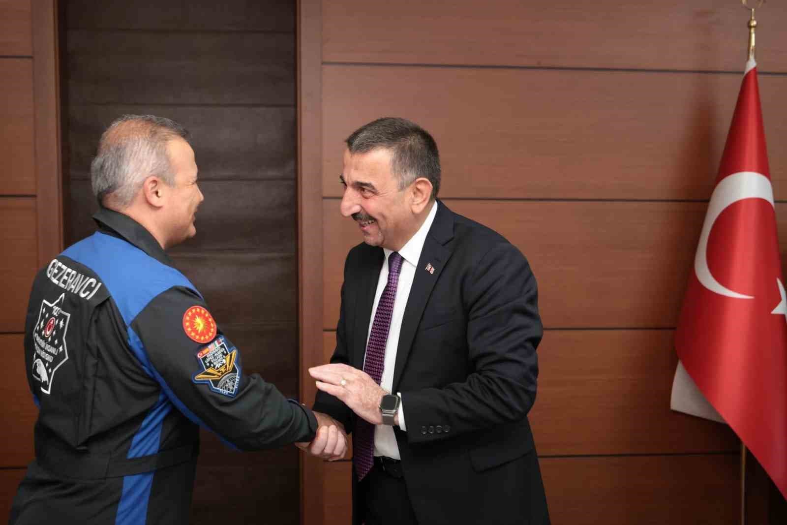 İlk Türk Astronot Alper Geze ravcı’dan Vali Hacıbektaşoğlu’na ziyaret