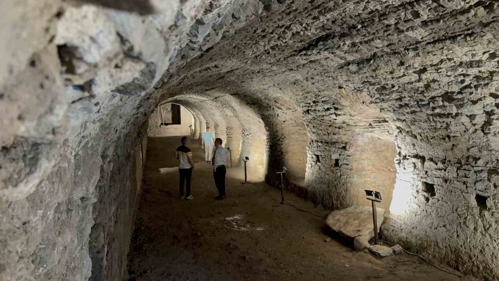 Roma lejyonlarının mühimmatının saklandığı depo tarihe tanıklık ediyor