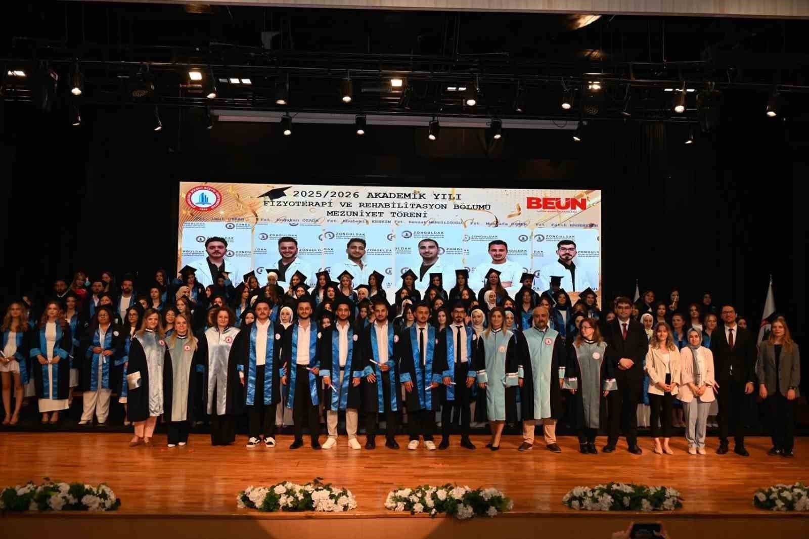 BEUN’da geleceğin hemşireleri, fizyoterapistleri ve sosyal hizmet uzmanları mezun oldu