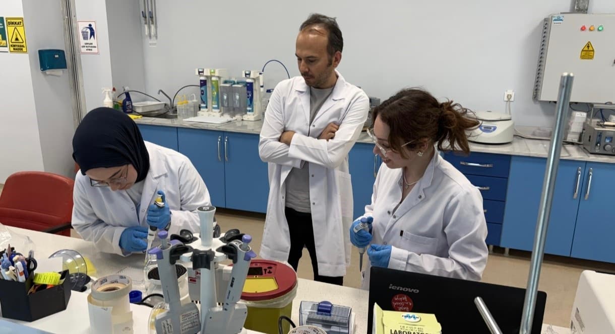 KBÜ’de biyolojik yaşı belirleyecek yerli test geliştiriliyor