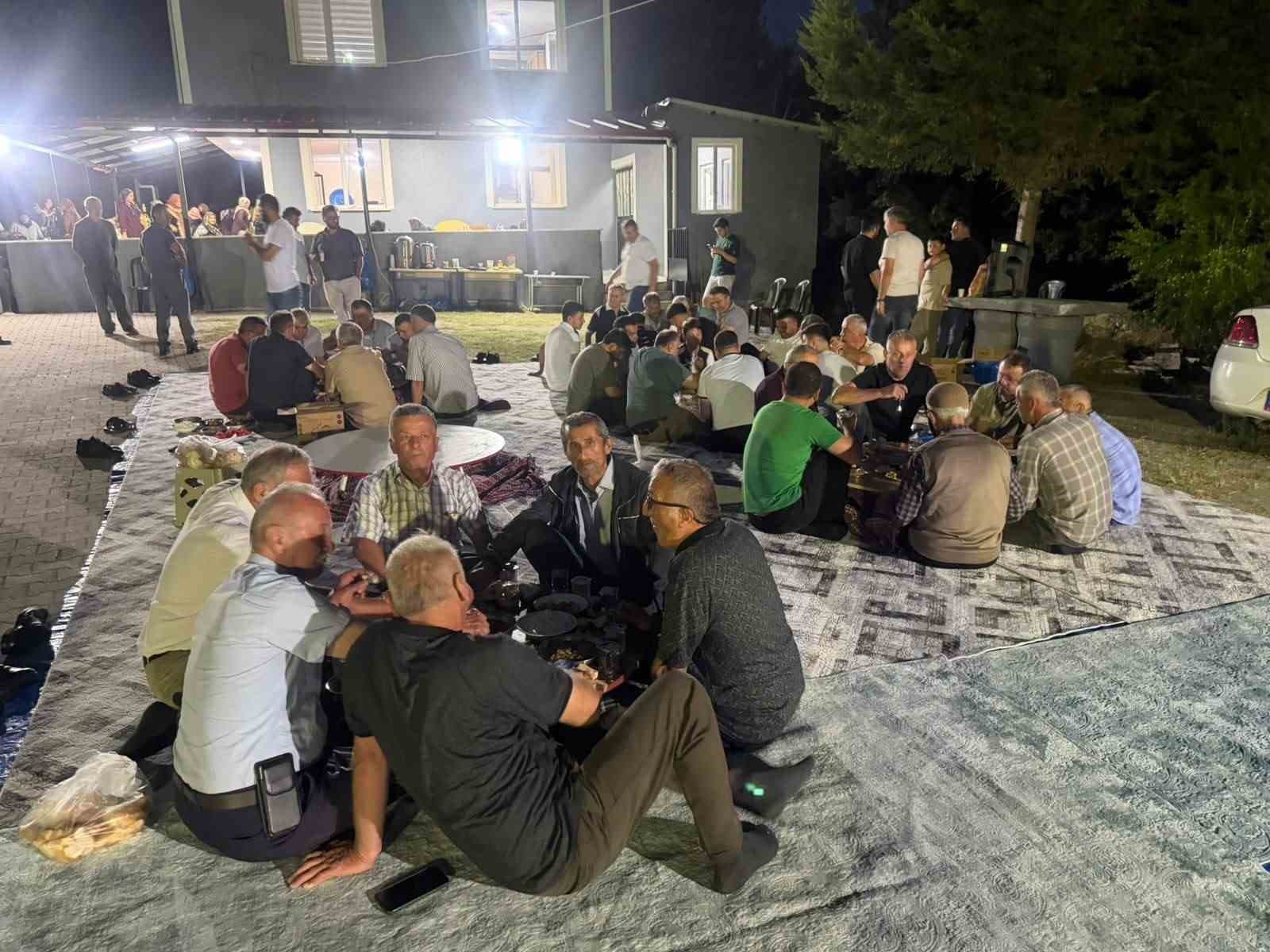 Yenidoğanlar Köyü’nde geleneksel aşure programı birlik ve beraberlik içinde gerçekleştirildi
