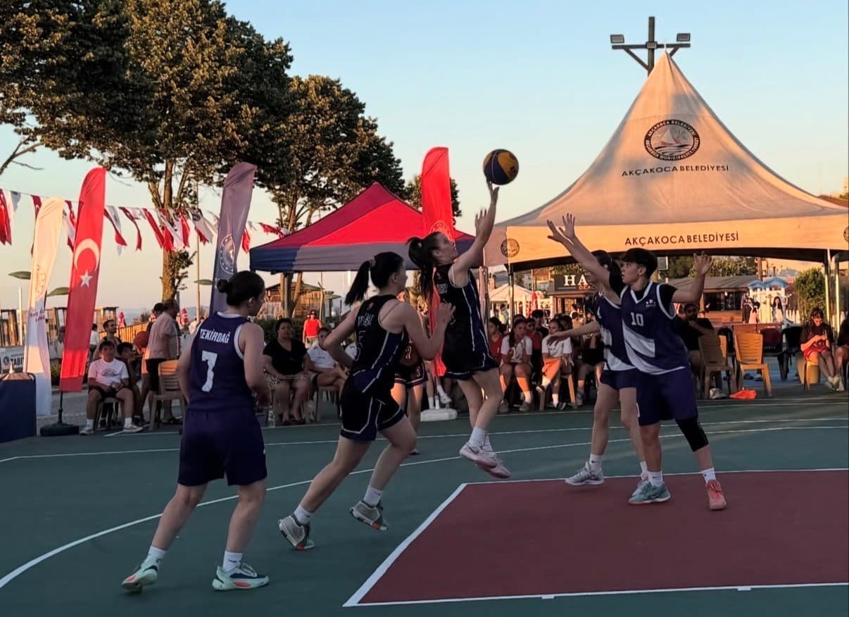 Akçakoca’da 3x3 sokak basketbolu şampiyonları Bolu ve Muğla oldu
