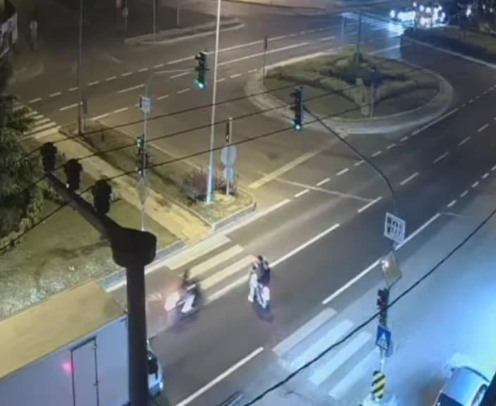 Motosikletlerin çarpışma anı kameralara yansıdı
