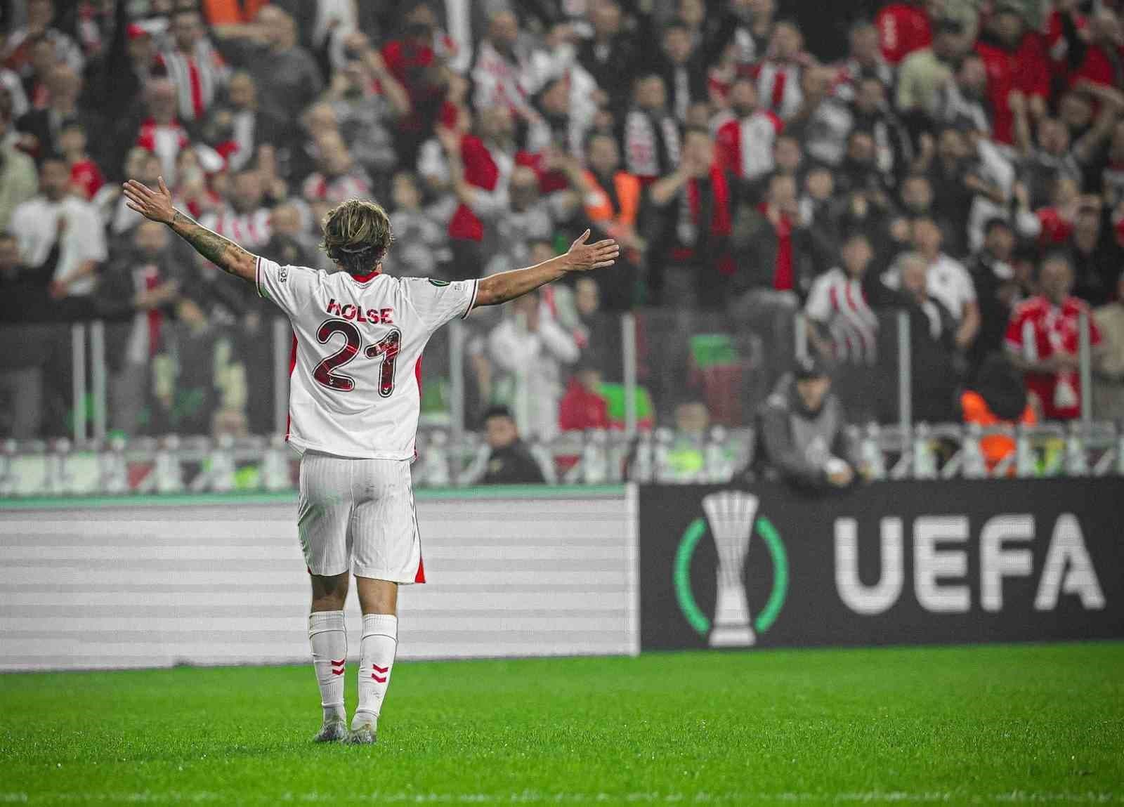 Samsunspor’da yaprak dökümü sürüyor: Holse’ye veda edildi