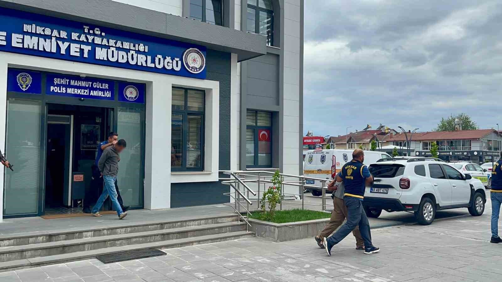 Tokat’ta lastik hırsızlığı yapan şüpheliler Sivas’ta yakalandı